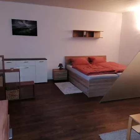 Am Stadtrand Von *